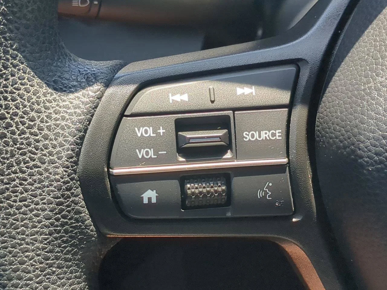 Used 2025 White Honda EX image 22