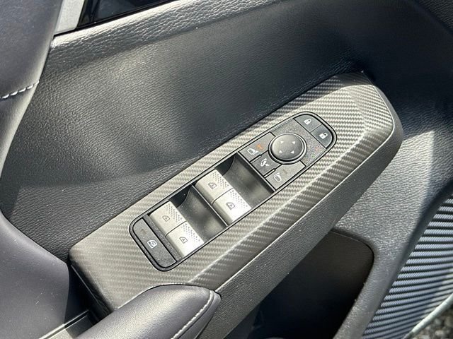 Used 2024 White Diamond Mitsubishi SE Black Edition image 11