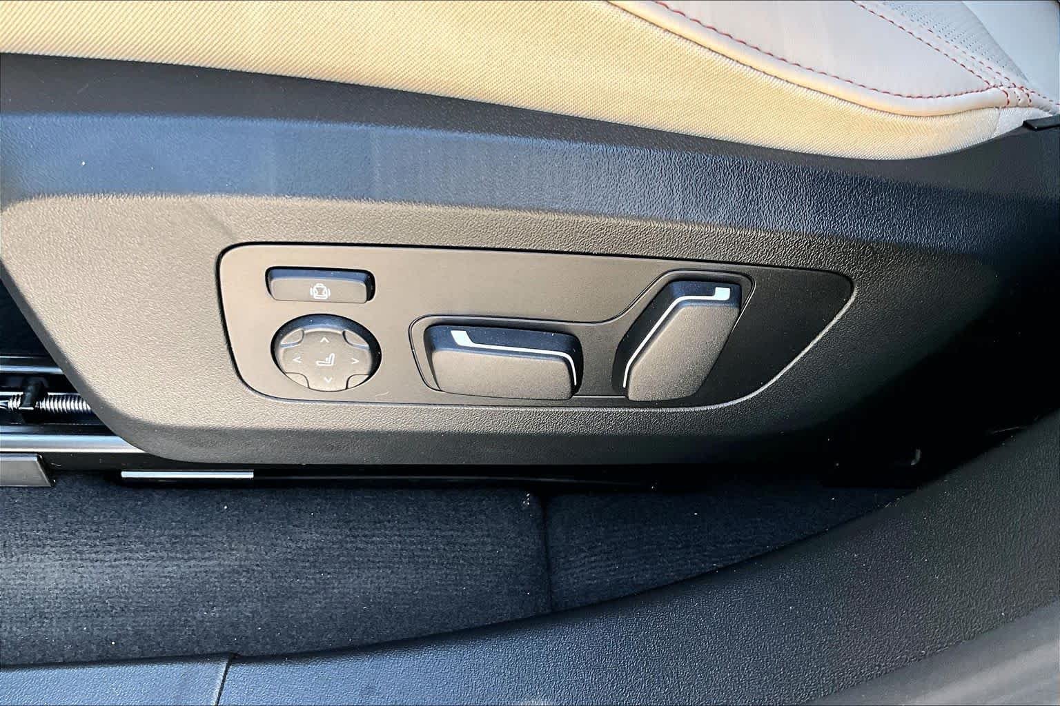 New 2026 Dune Grey Metallic BMW 30 xDrive image 20