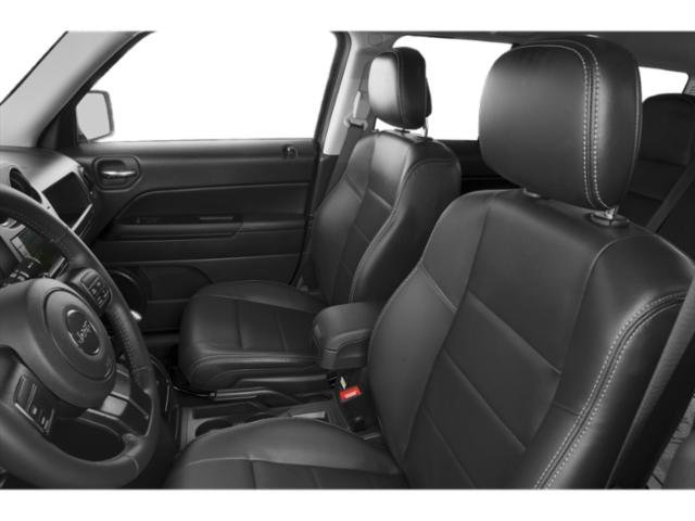 Used 2015 Bright White Clearcoat Jeep Latitude image 12