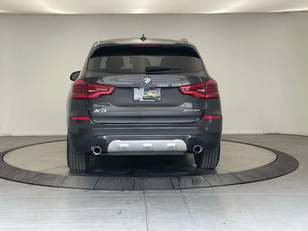 Used 2020 Gray BMW xDrive30i image 4