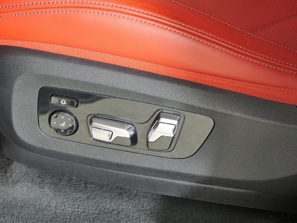Used 2023 Carbon Black Metallic BMW Base image 37