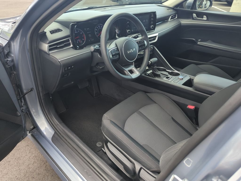 Used 2022 Silver Kia LXS image 11