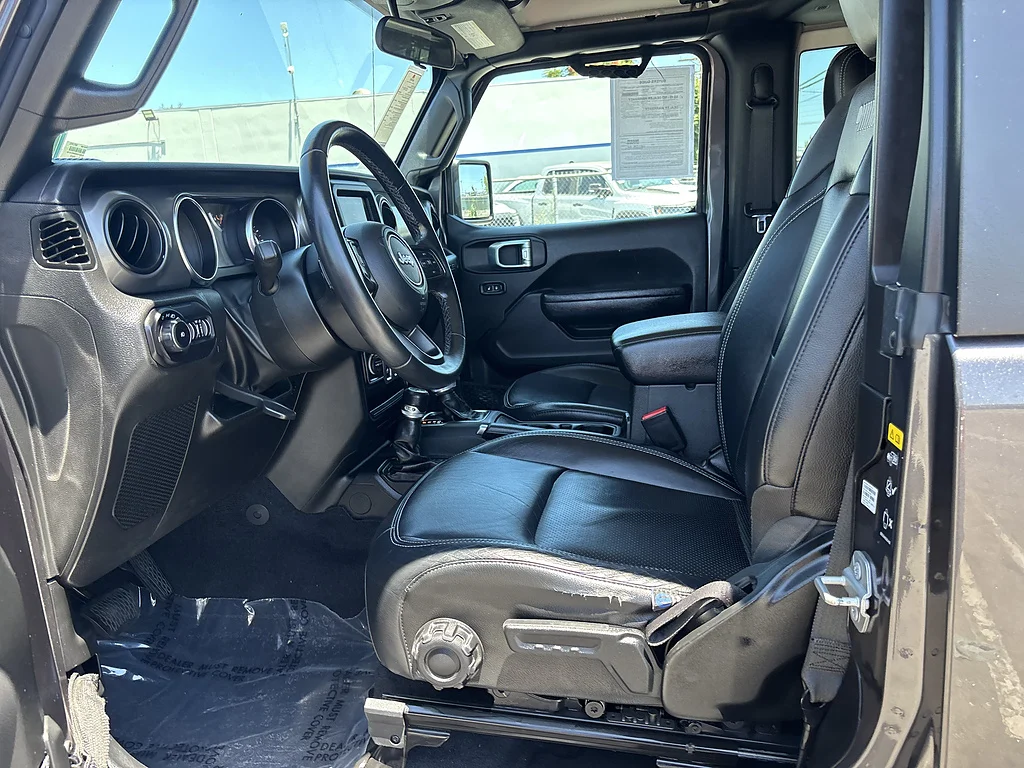 Used 2022 Granite Crystal Metallic Clear Coat Jeep Sport S image 12