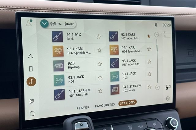 New 2026 Woolstone Green Land Rover S image 17