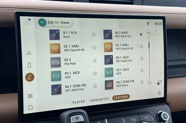 New 2026 Woolstone Green Land Rover S image 17