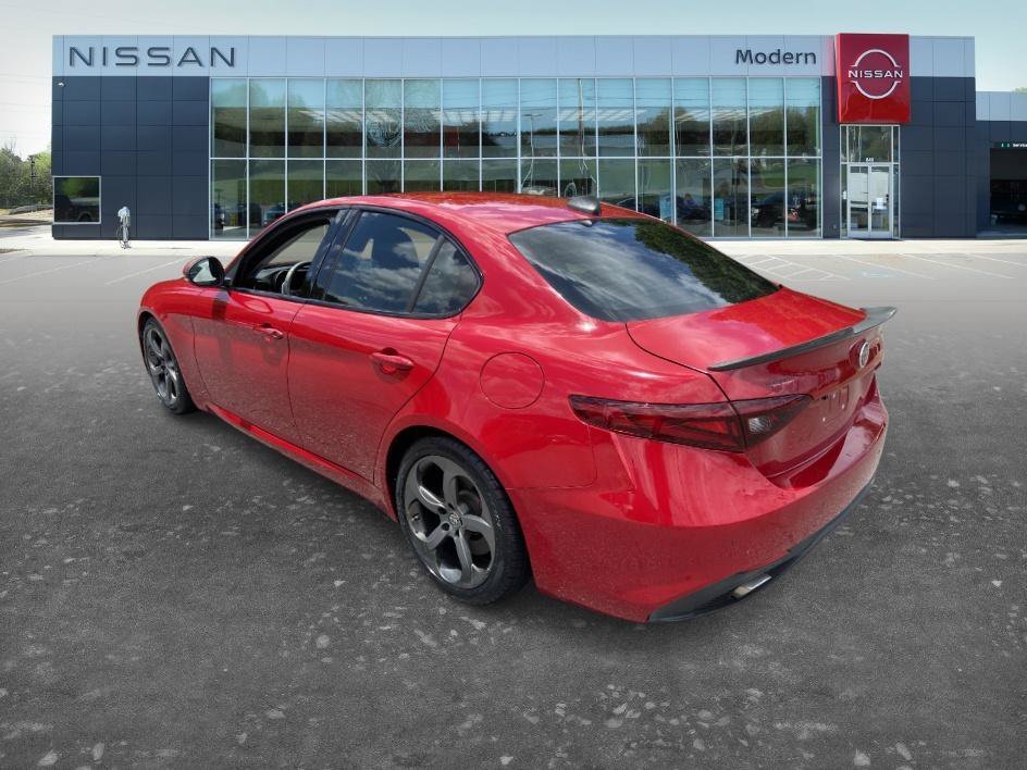 Used 2017 Rosso Alfa Alfa Romeo Base image 6