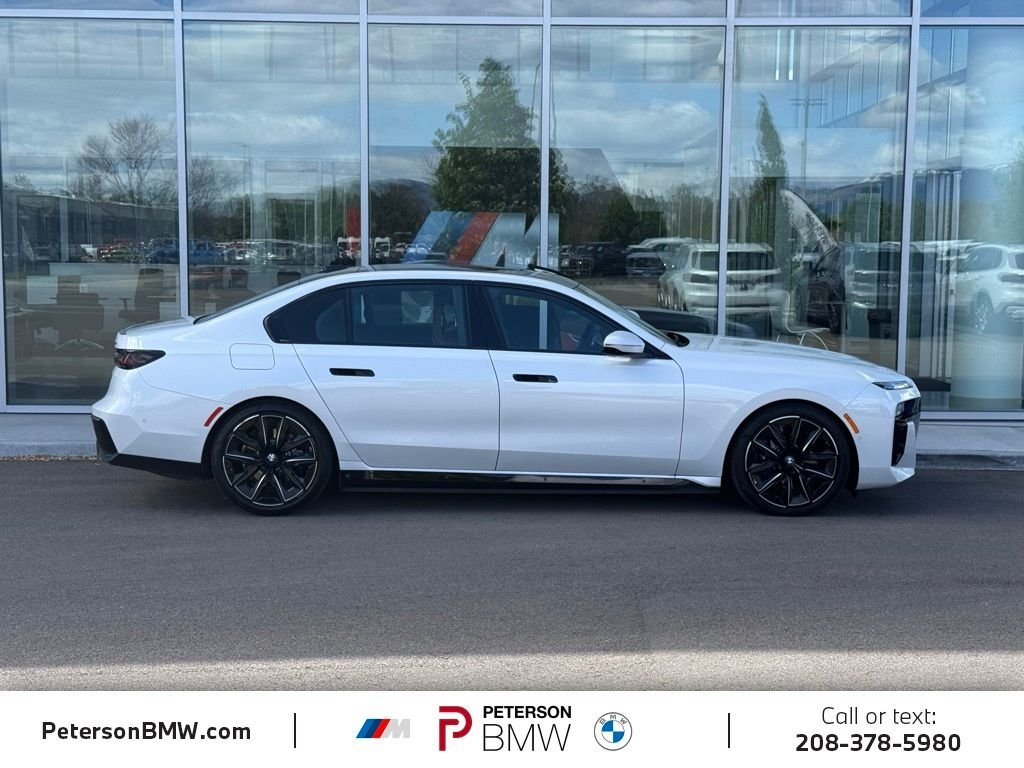 Used 2025 Mineral White Metallic BMW xDrive60 image 6