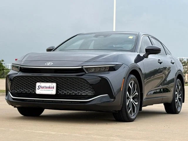Used 2023 Gray Toyota Limited image 3