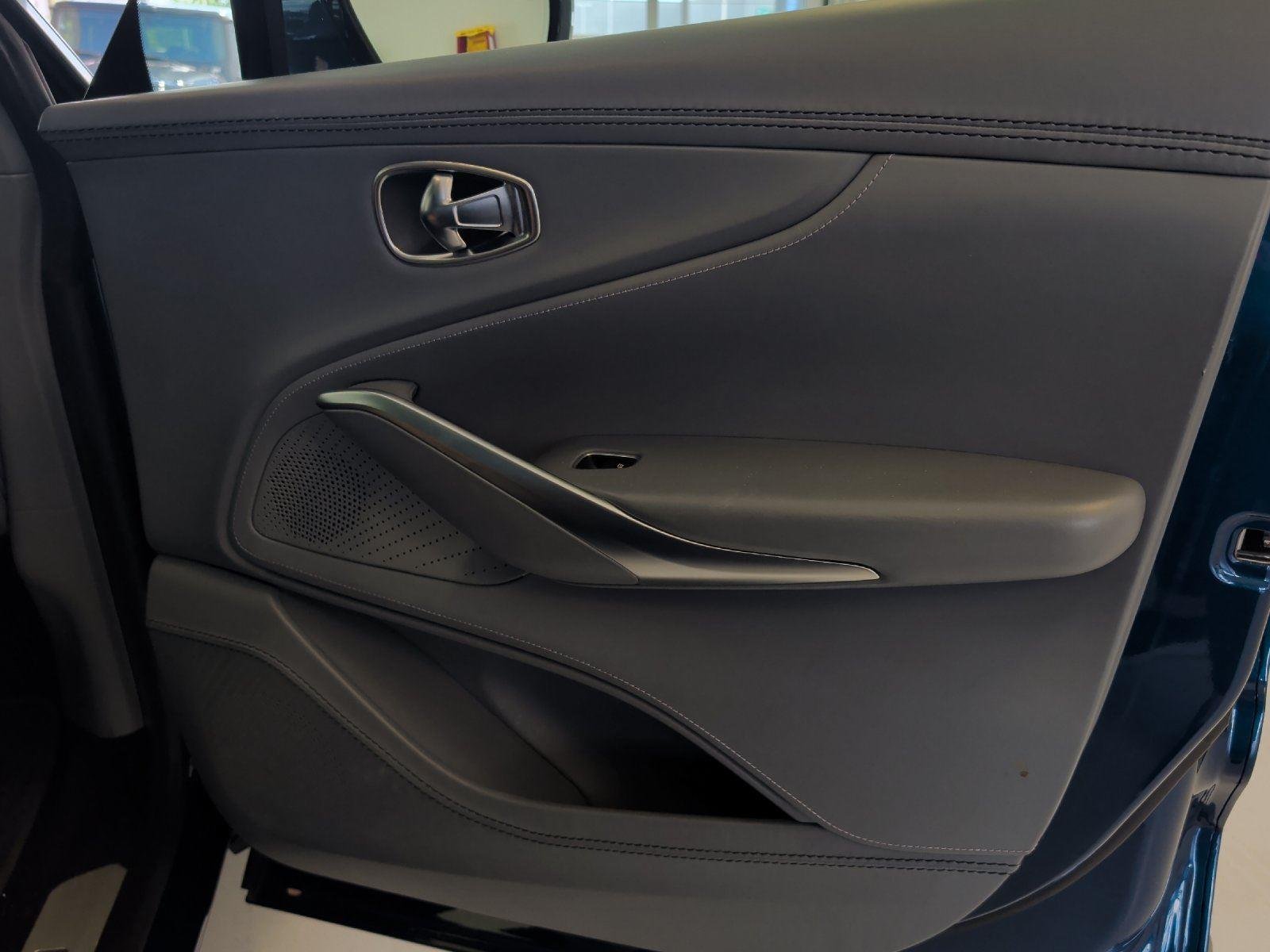 Used 2021 Ocellus Teal Aston Martin Base image 38
