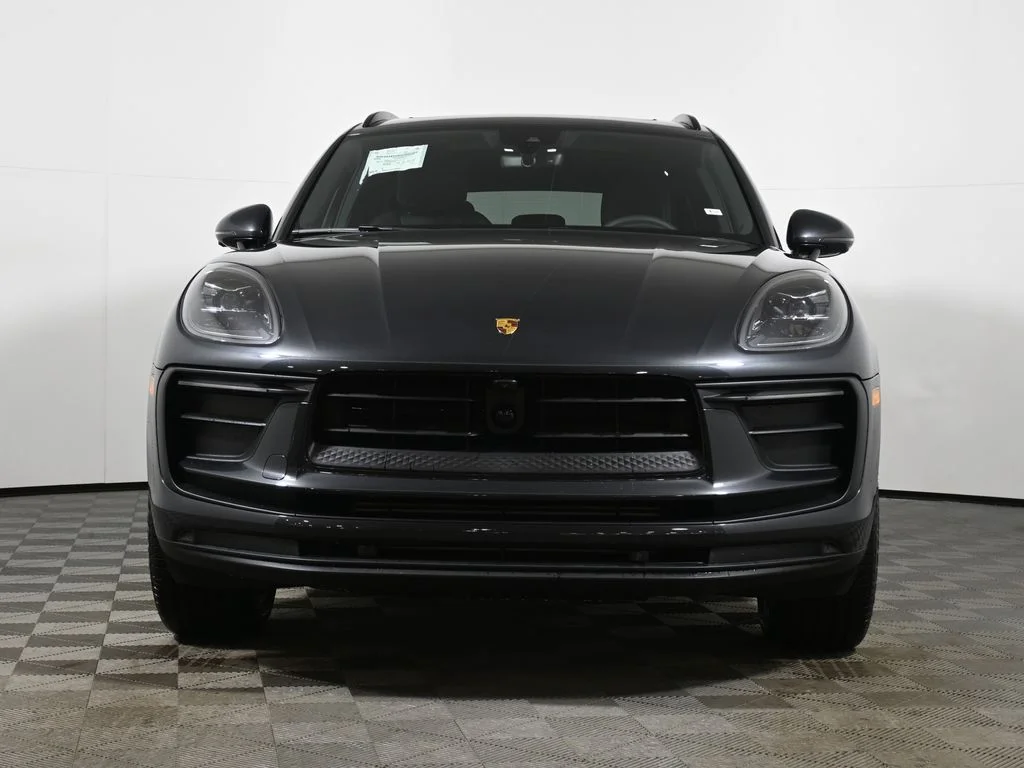 2026 Porsche Macan T - Photo 10