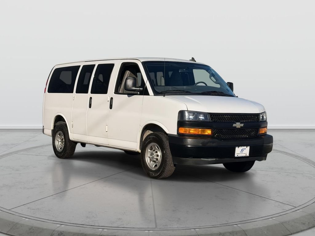 2022 Chevrolet Express Passenger