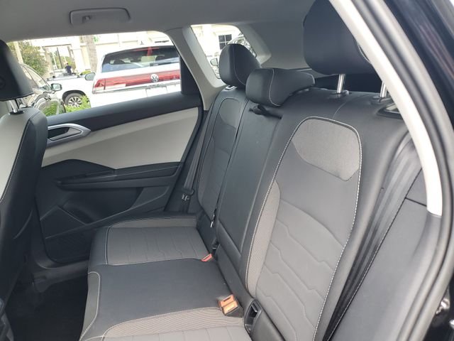 Used 2025  Volkswagen 1.5T SE image 25