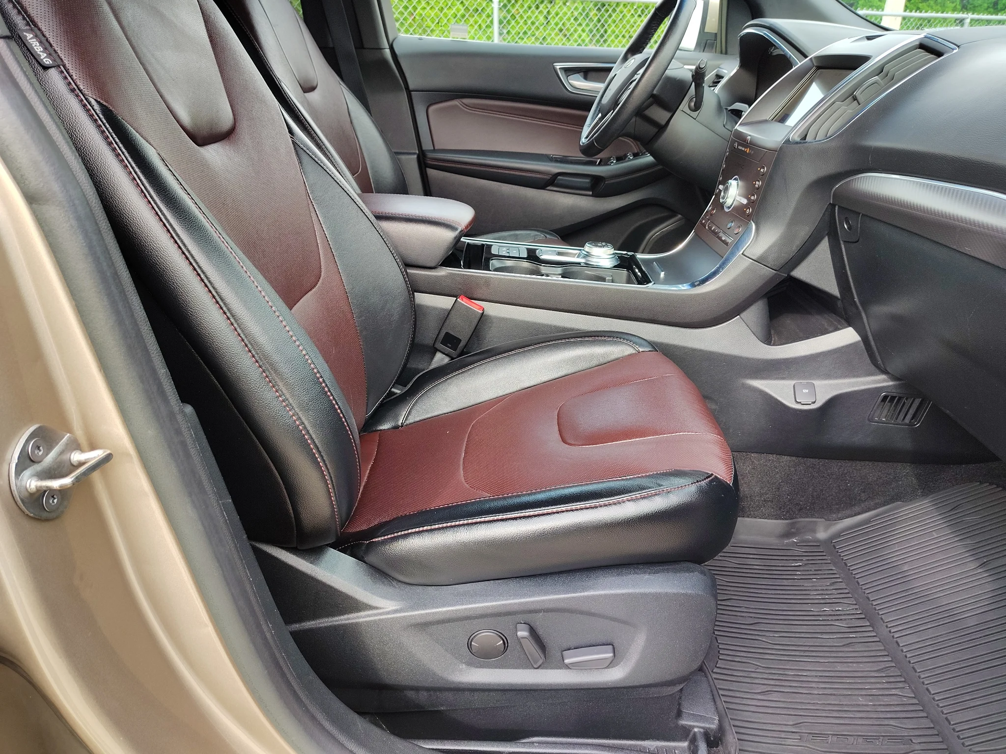 Used 2020 Desert Gold Metallic Ford Titanium image 14