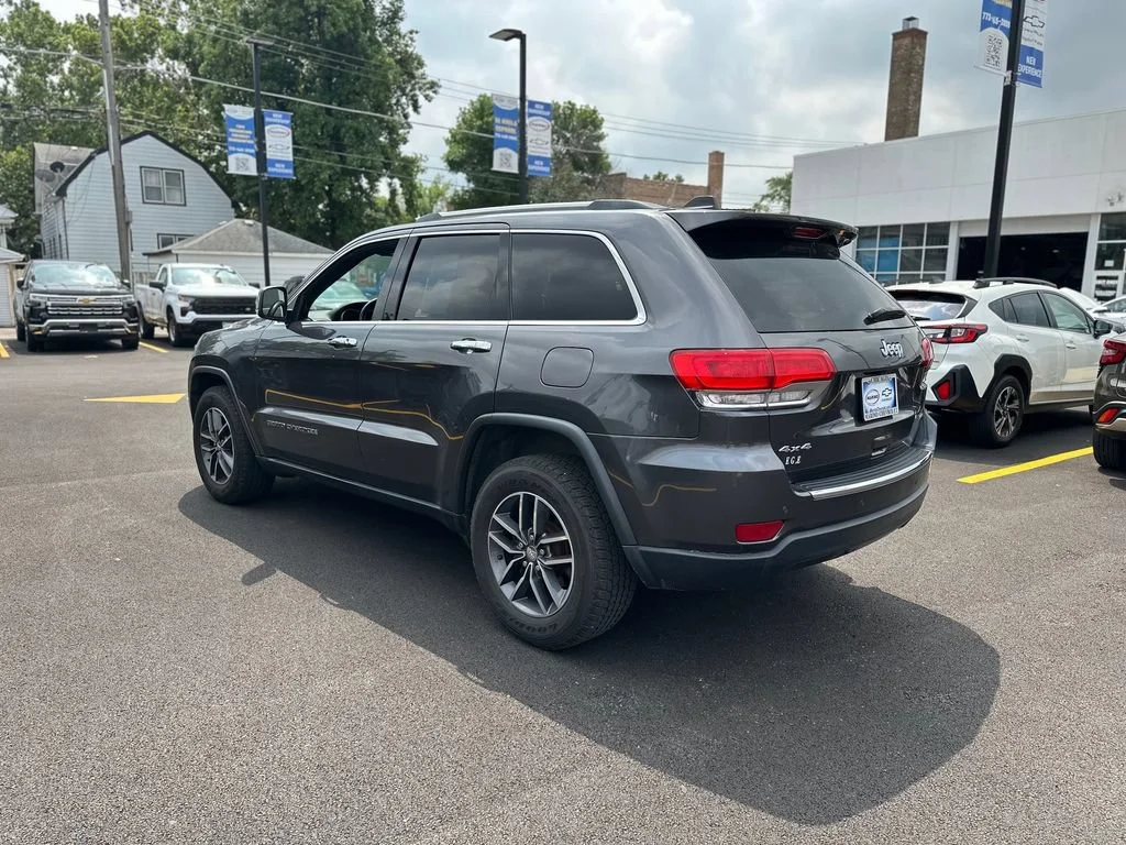 Used 2018 Gray Jeep Limited 4x4 image 5