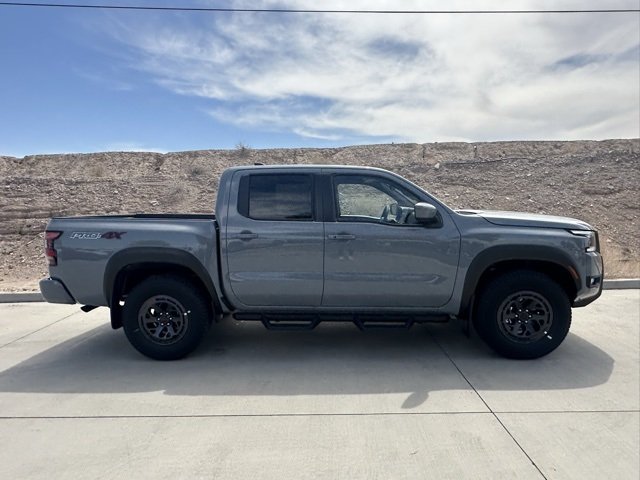 2025 Nissan Frontier PRO-4X photo 4