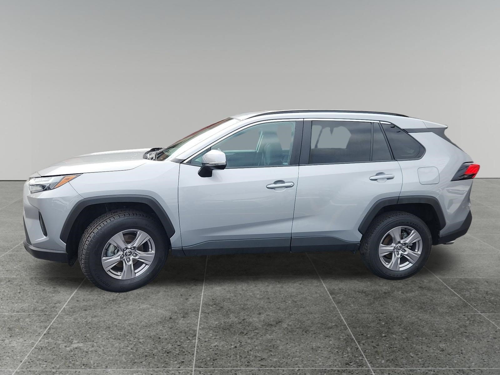 Certified Used 2025 Silver Sky Metallic Toyota XLE image 4