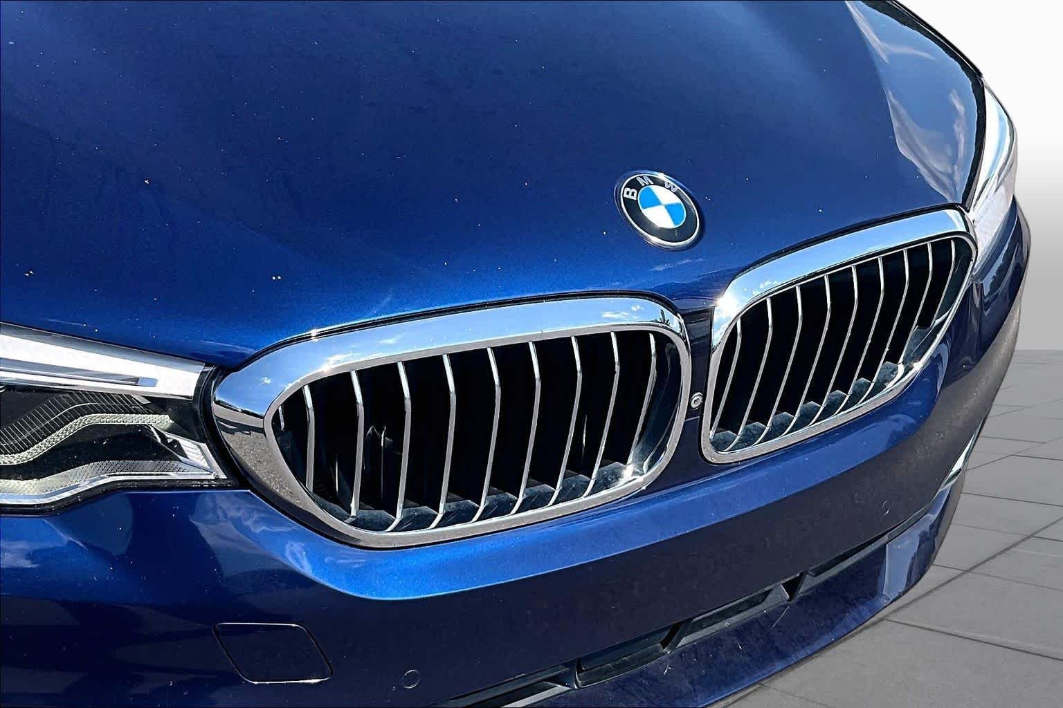Used 2018 Mediterranean Blue Metallic BMW 530i image 31