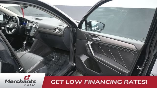 Used 2024 Black Volkswagen 2.0T SE image 15