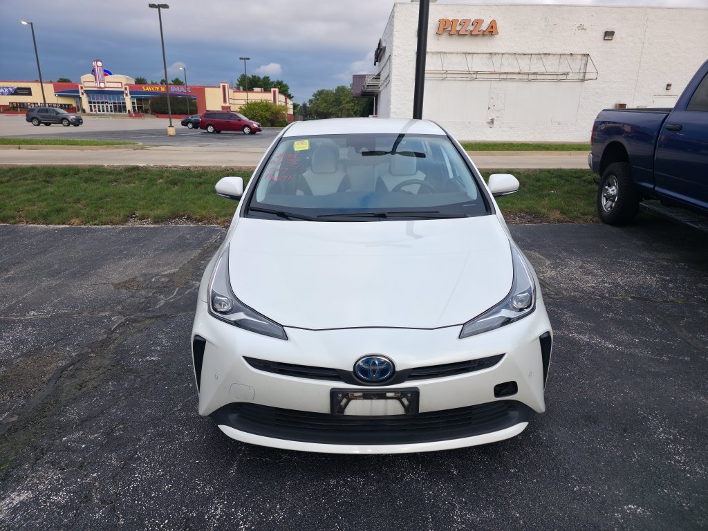 Used 2020 Blizzard Pearl Toyota XLE image 1