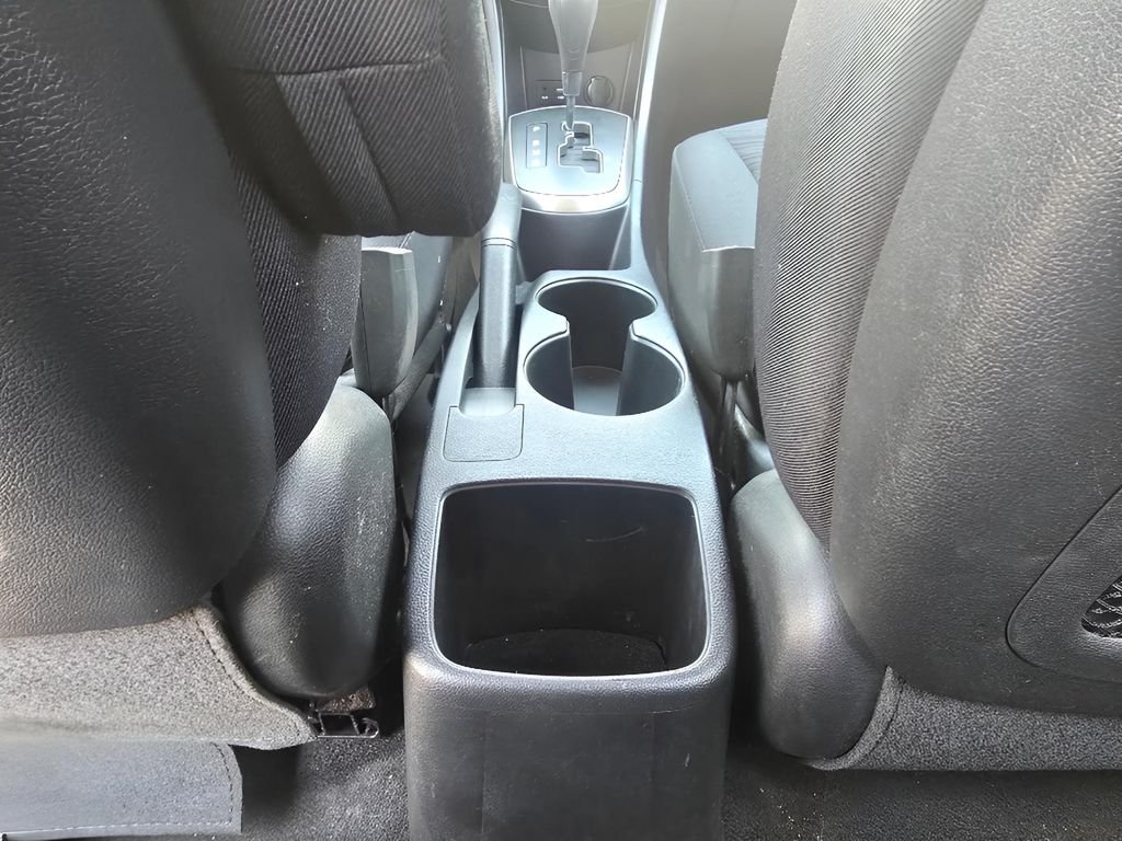 Used 2017 Pacific Blue Pearl Hyundai SE image 11