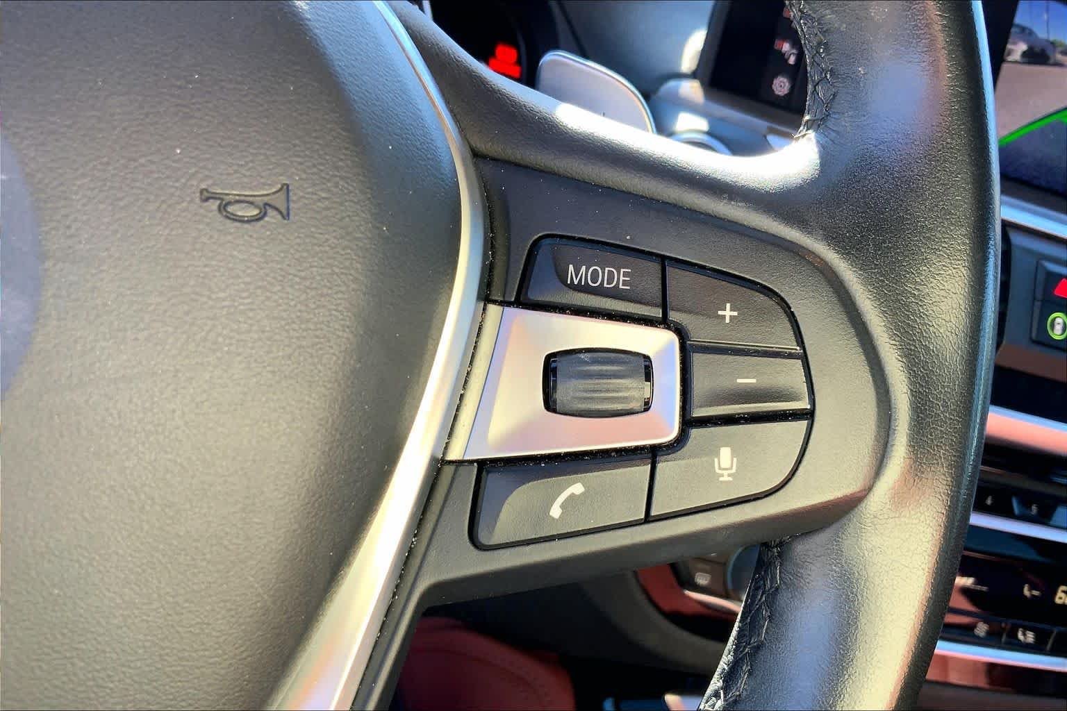 Used 2019 Mineral White Metallic BMW xDrive30i image 24