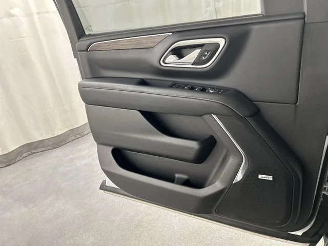 Used 2023 SUMMIT WHITE Chevrolet Premier image 20