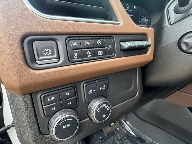 Used 2022 Iridescent Pearl Tricoat Chevrolet High Country image 6