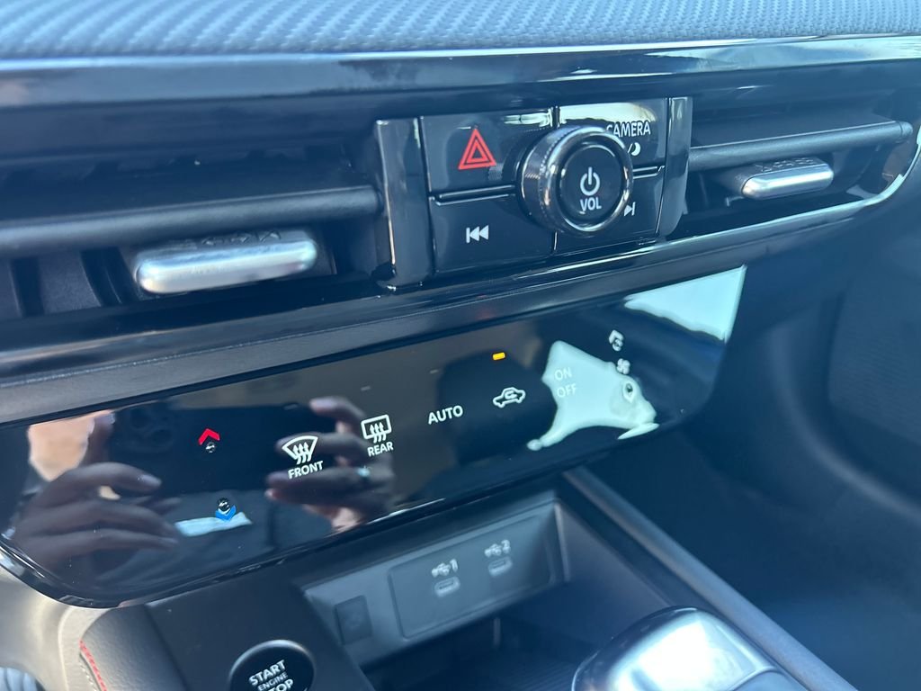 New 2026 Nissan Kicks SR 4D Sport Utility