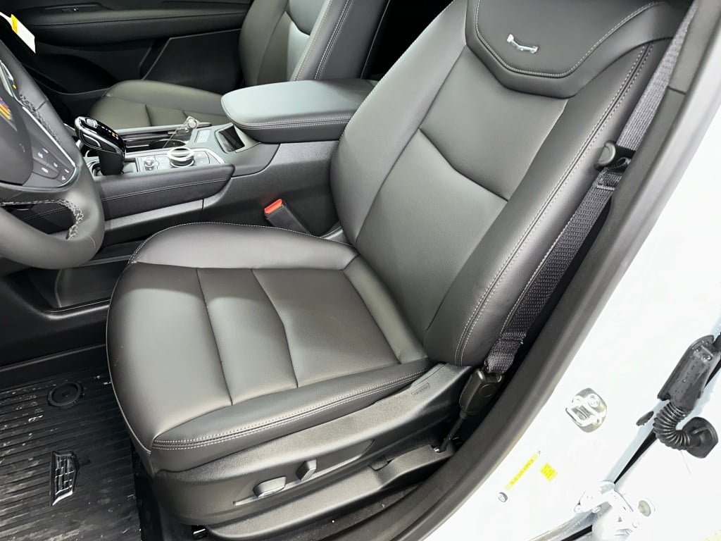 2026 Cadillac XT5 Luxury - Photo 2