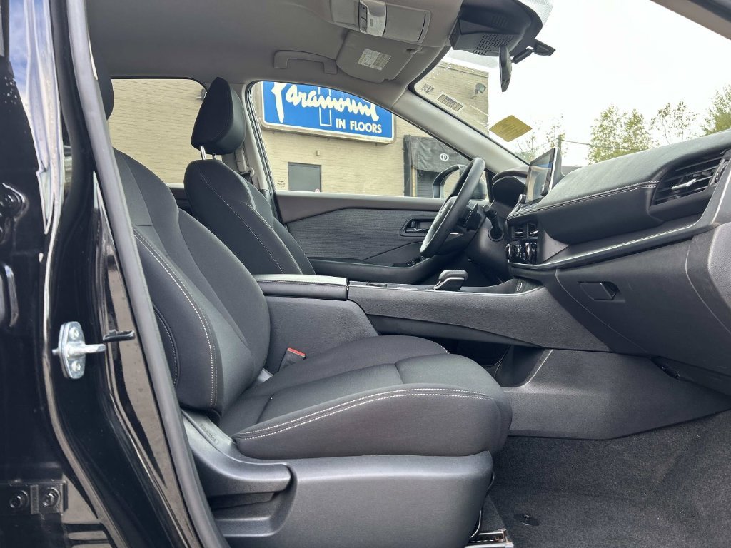 Used 2023 Black Nissan S image 16