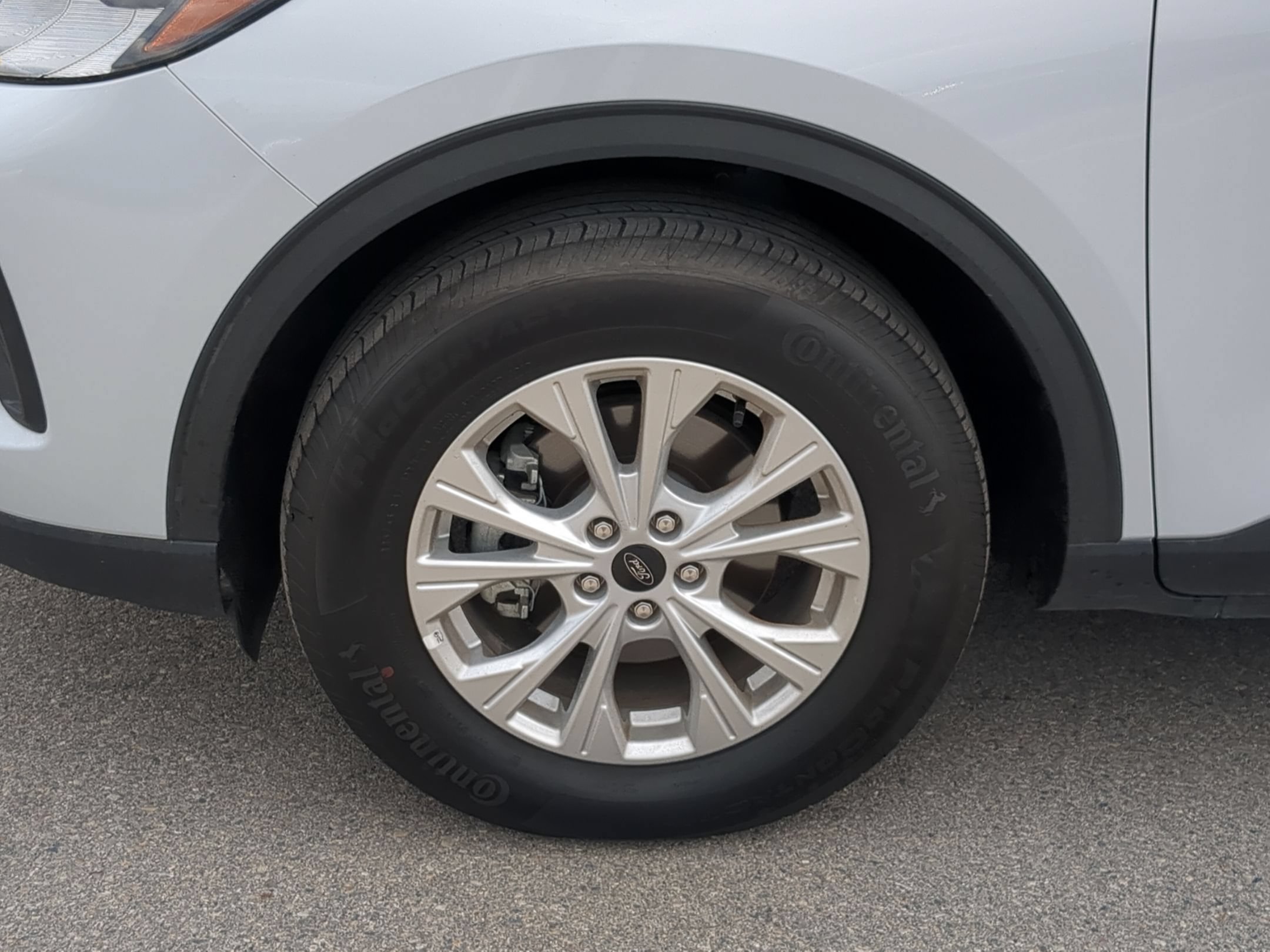 Used 2025 Silver Metallic Ford Active image 11