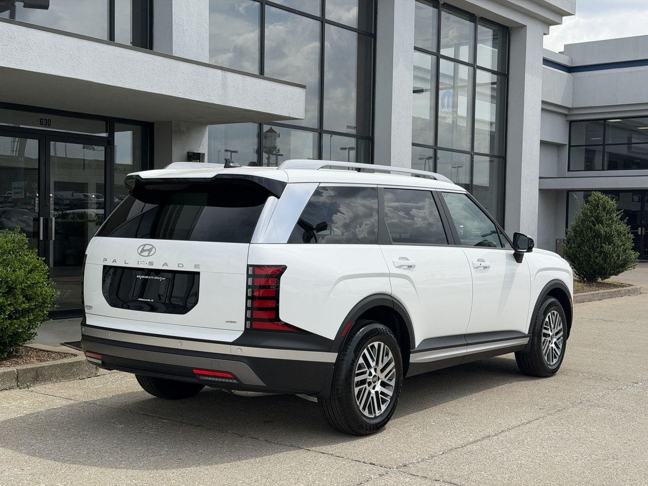 New 2026 Creamy White Pearl Hyundai SEL AWD image 4