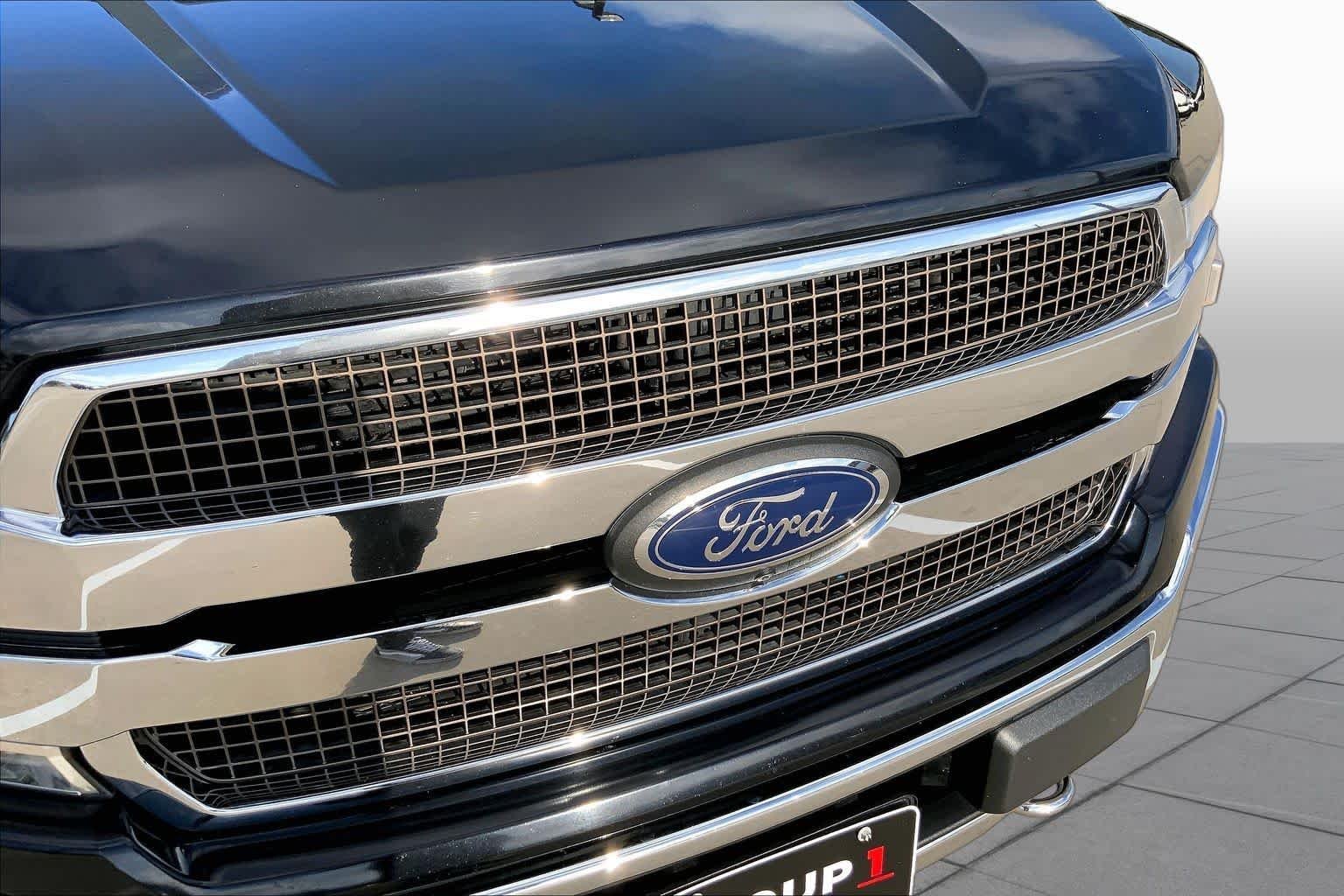 Used 2019 Agate Black Metallic Ford King Ranch image 30