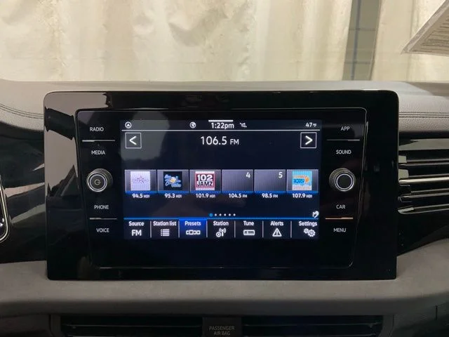 2025 Volkswagen Jetta SE - Photo 18