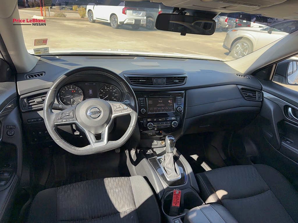 Used 2019 WHITE Nissan SV image 16