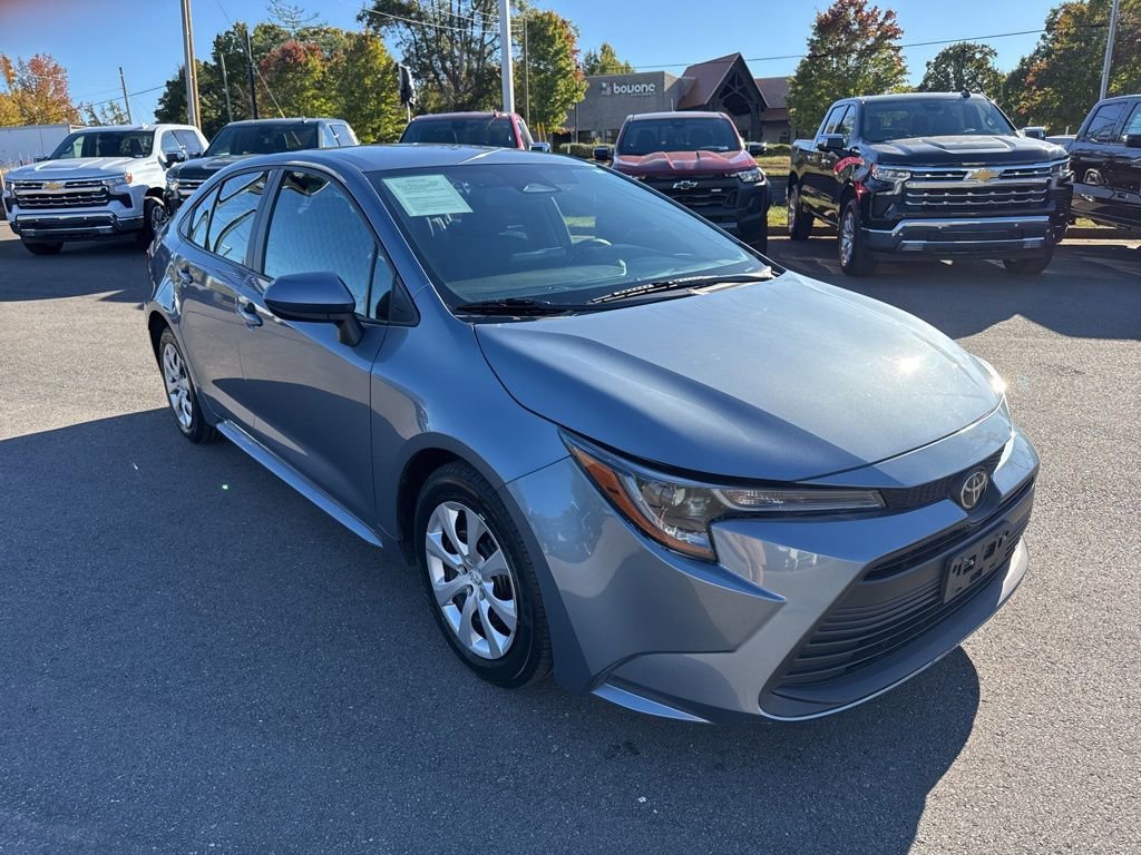 View vehicle photo 7