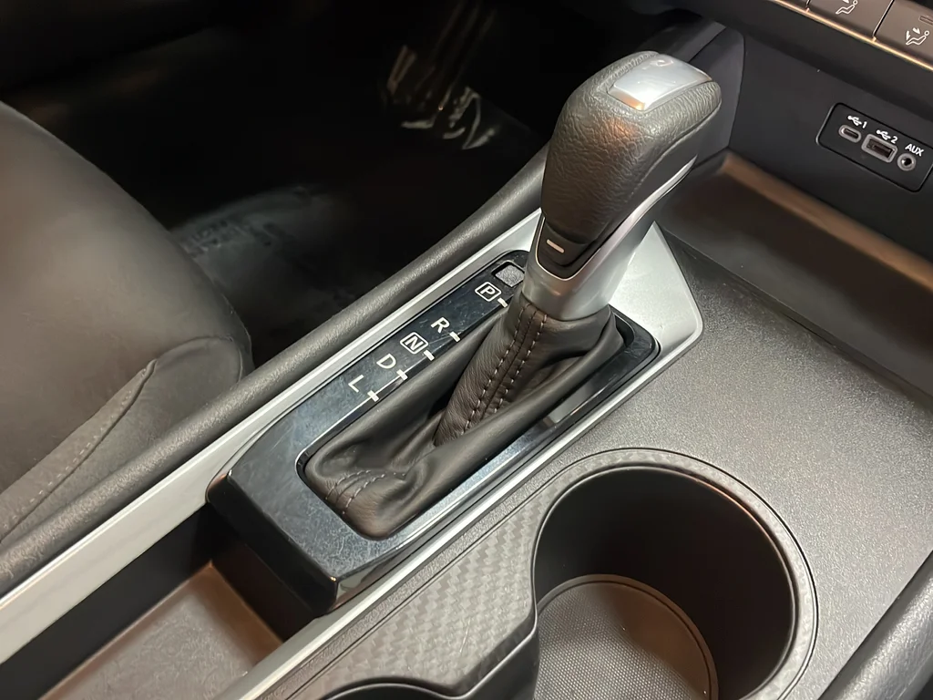 Used 2025 Silver Nissan 2.5 SV image 36
