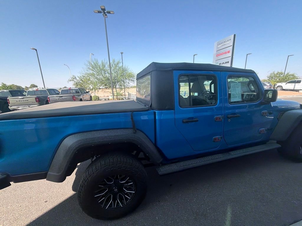 Used 2022 Blue Jeep Sport image 10