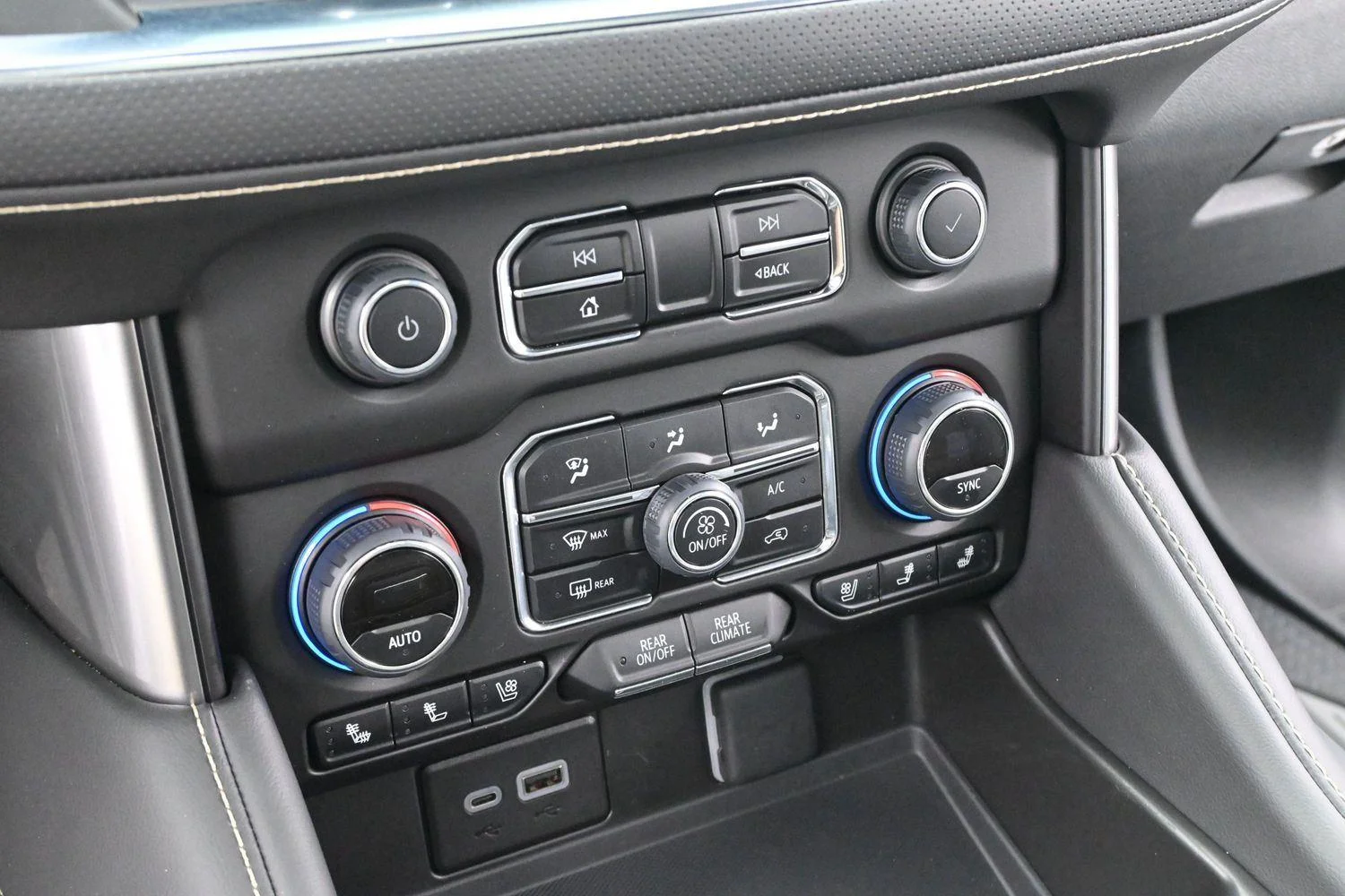 Used 2024 Summit White Chevrolet Premier image 20