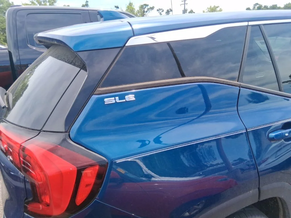 Used 2020 Blue GMC SLE image 8