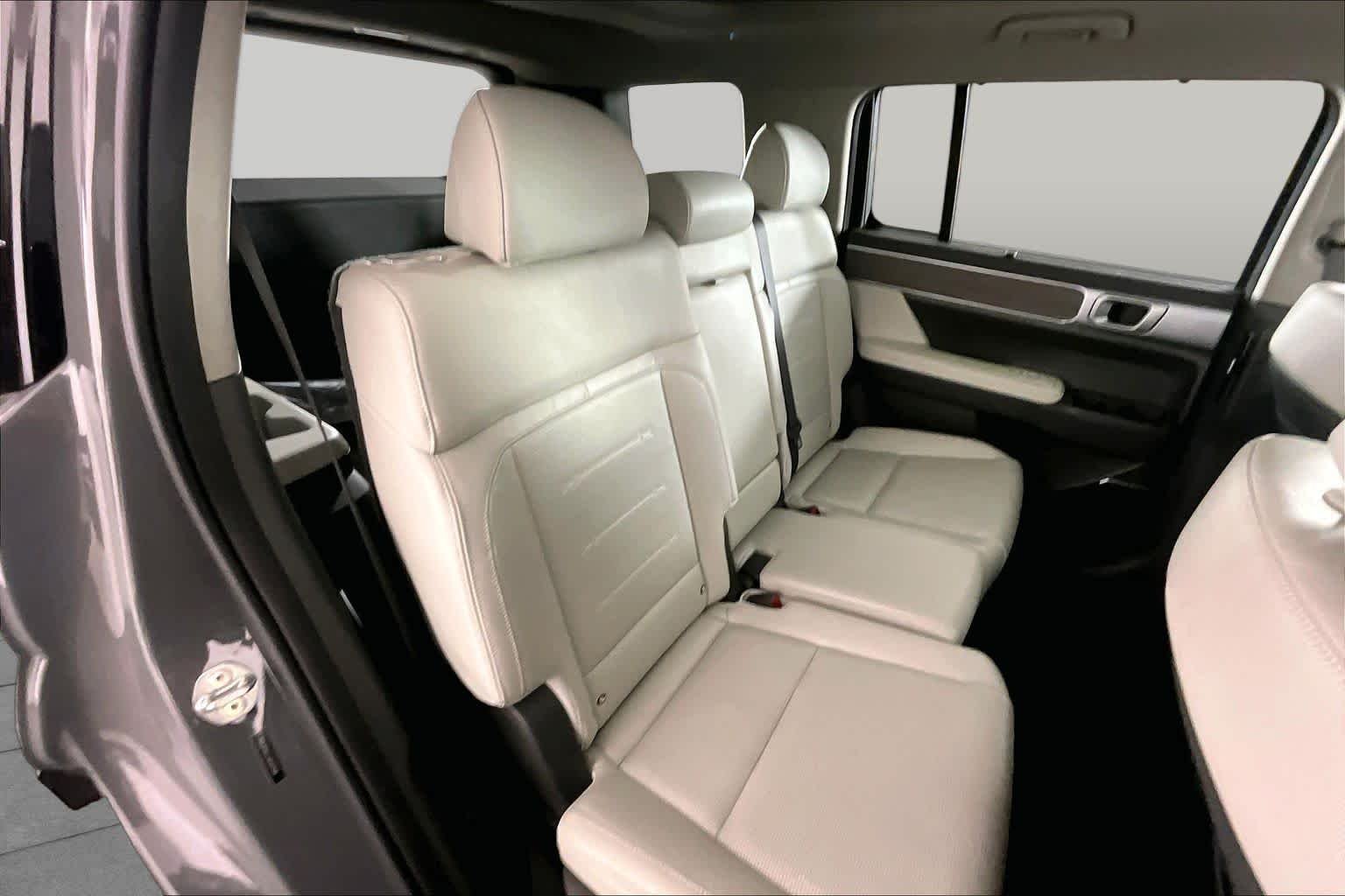 Used 2024 Hampton Gray Hyundai Limited image 37