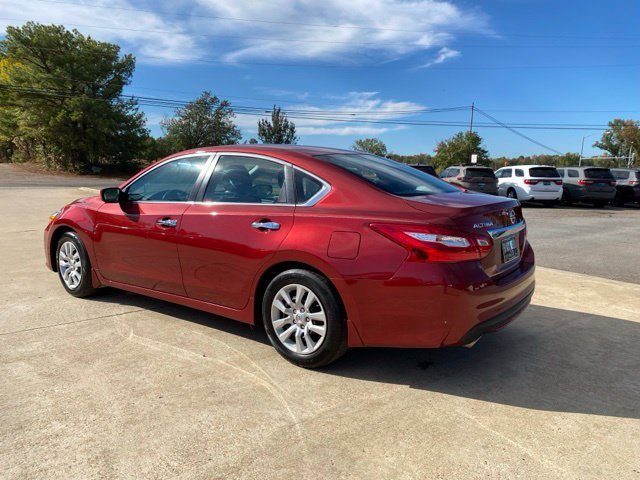 Used 2017 Red Nissan 2.5 S image 3