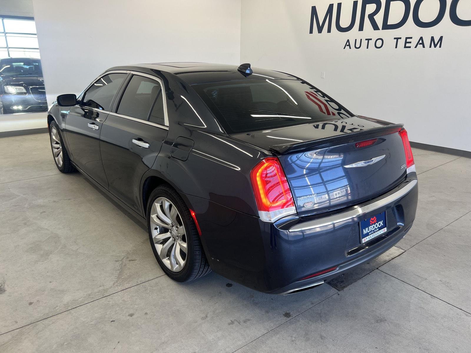 2016 Chrysler 300 C - Photo 9