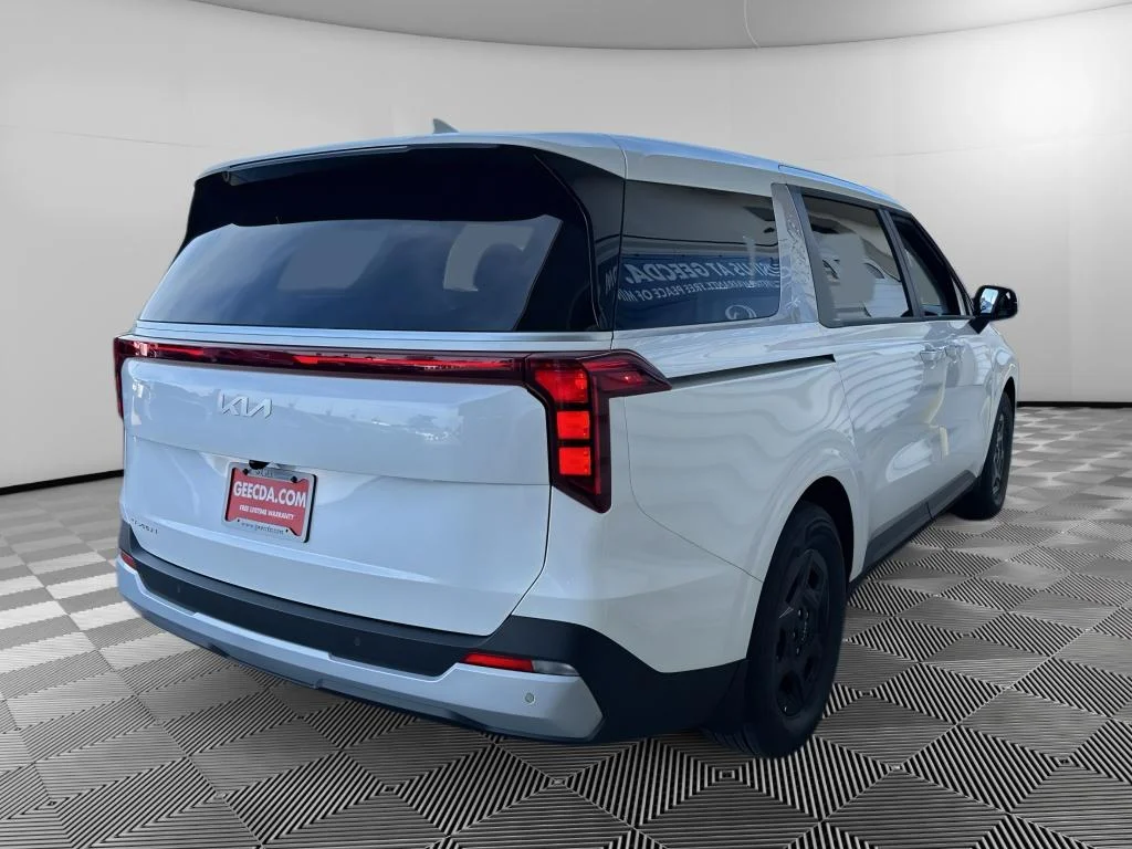 New 2026 Snow White Kia LXS image 4
