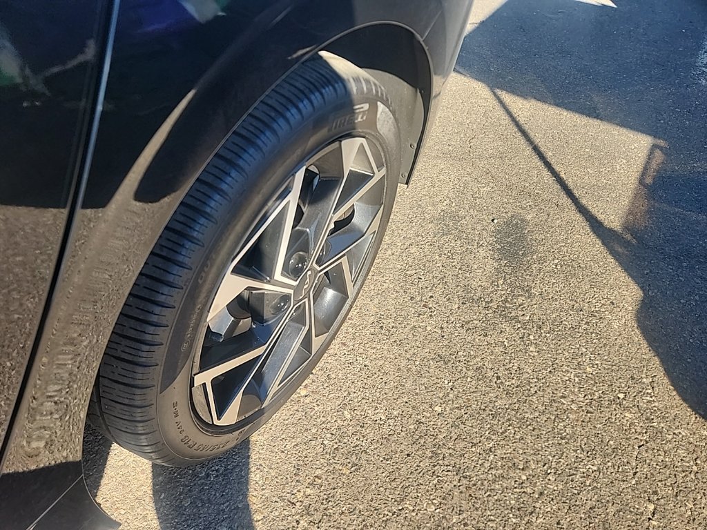 Used 2025 Black Kia EX image 8