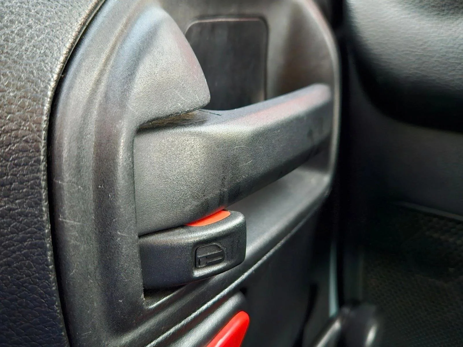 Used 2015 Anvil Clearcoat Jeep Sport image 21