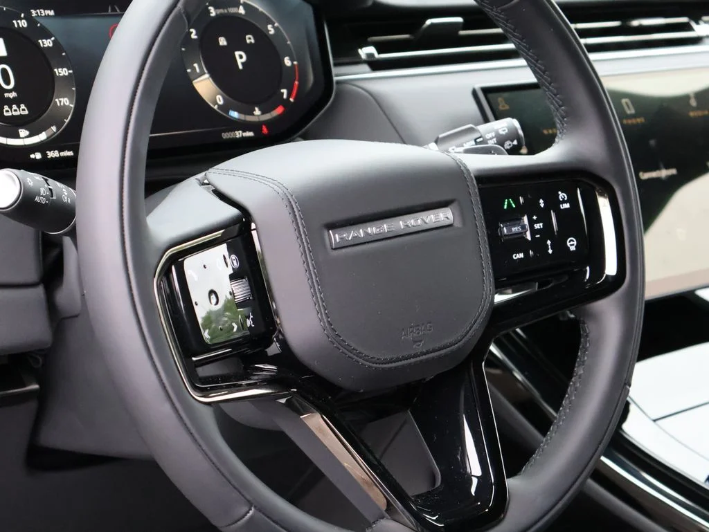 New 2026 Santorini Black Metallic Land Rover Dynamic SE image 18