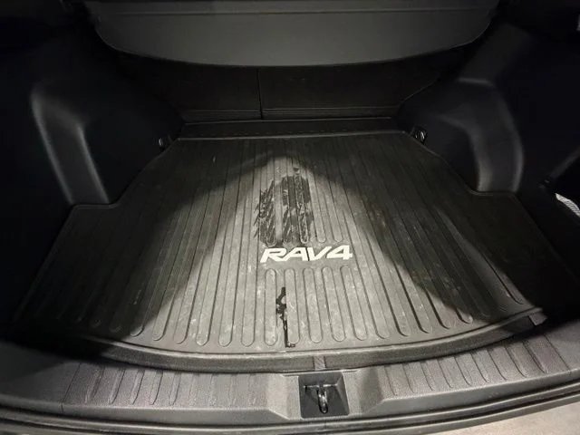 Used 2020 Black Toyota XLE image 21