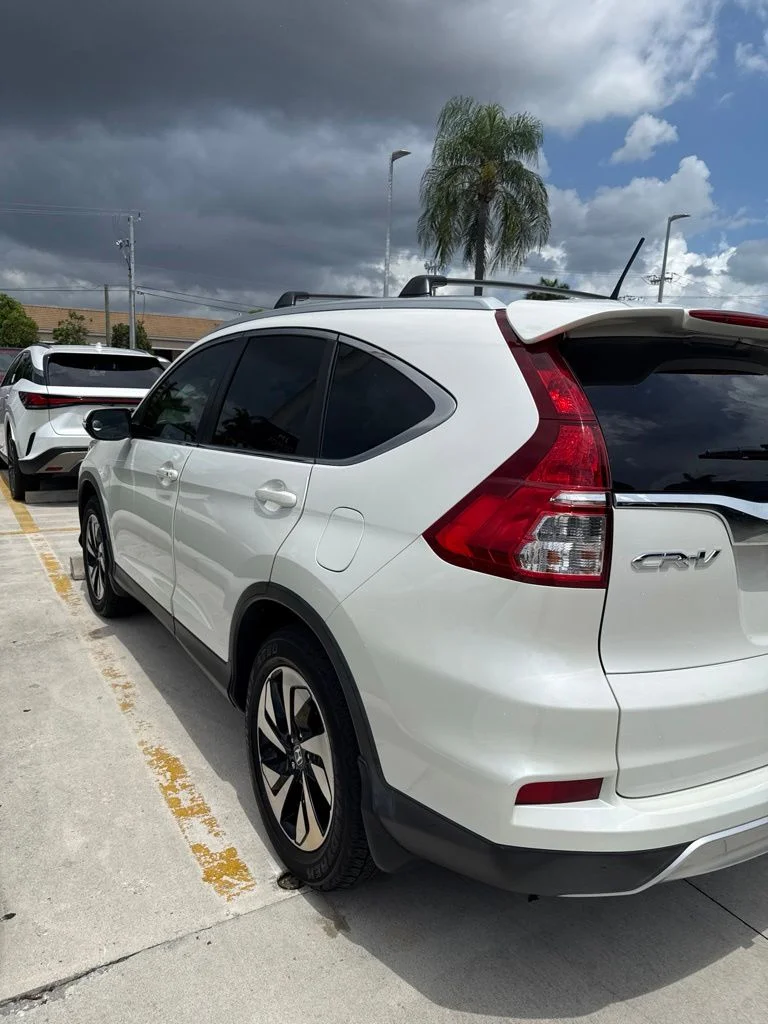 Used 2016 White Diamond Pearl Honda Touring image 9